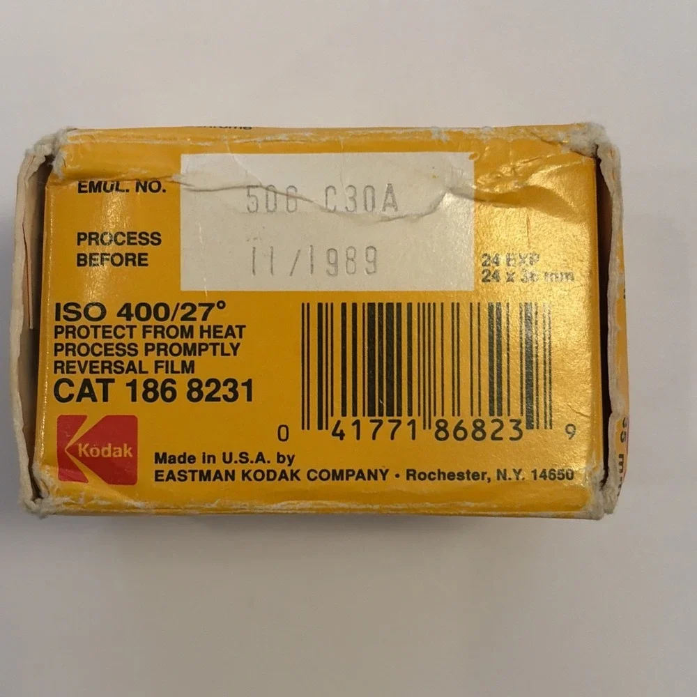 Kodak Ektachrome 400 35mm Slide Film 24 Exp, 11/1989 Expired Vintage RARE